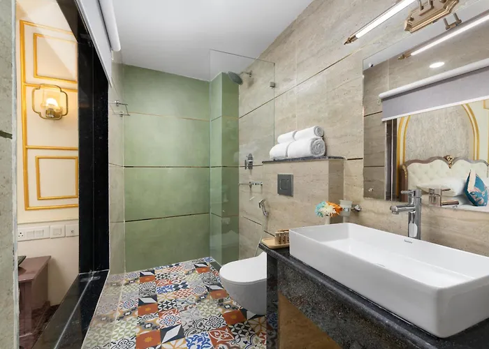 G Ramayana- Premium Hotel
